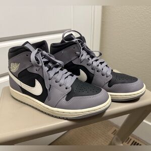 Nike Air Jordan 1 Mid - cement gray - size 6.5